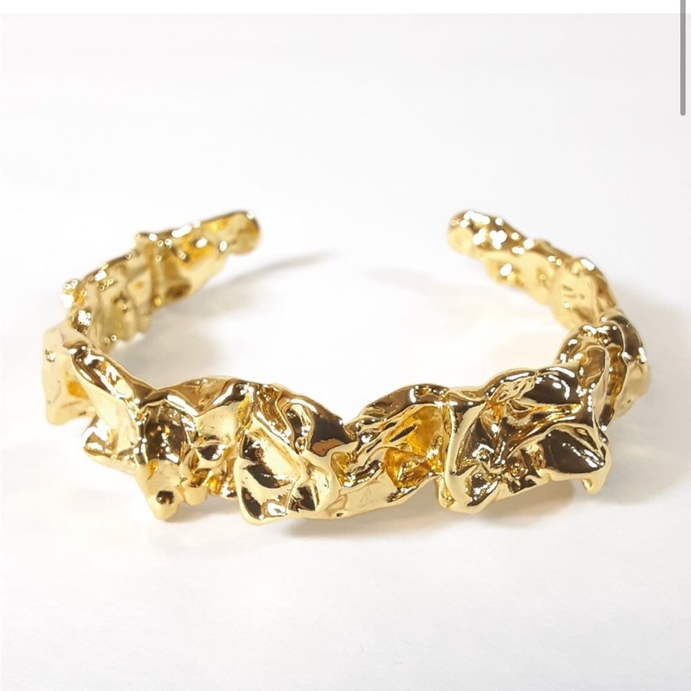 AMBER SCEATS 24K GOLD PLATED EMERY ADJUSTABLE CUFF BRACELET NEW